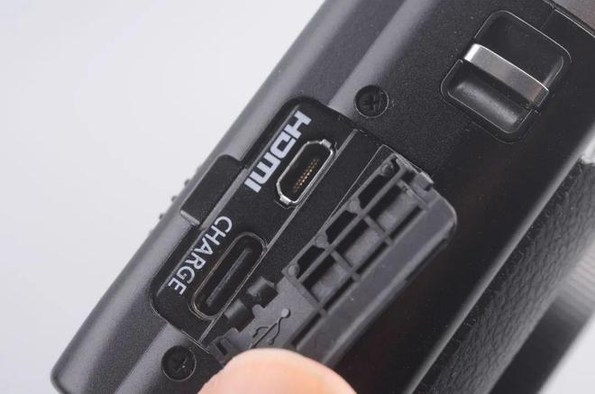 9是一台与时俱进的“大底”长焦卡片相机尊龙凯时app松下LUMIX ZS9(图5)