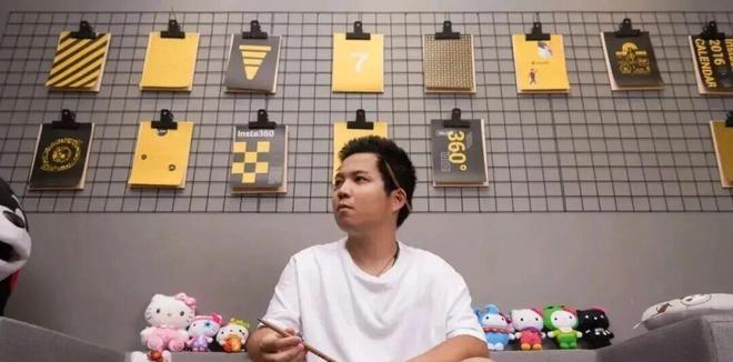 90后新首富市值1200亿胆子很大!z6尊龙·中国网站这位梅州人成中国(图4) 90后新首富市值1200亿胆子很大!z6尊龙·中国网站这位梅州人成中国(图4)